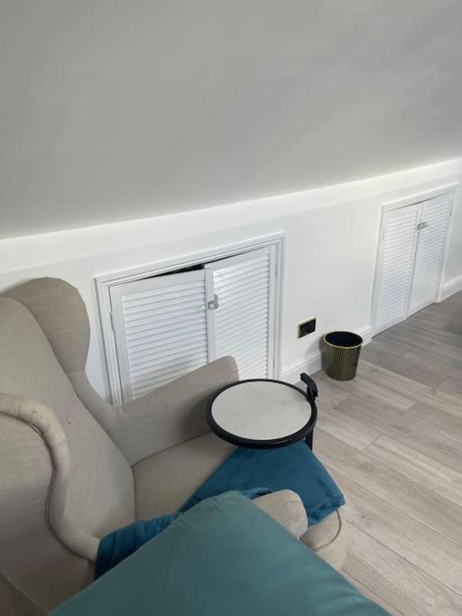 One Bedroom Duplex Apartment Located In Cowley. Oxford Eksteriør bilde