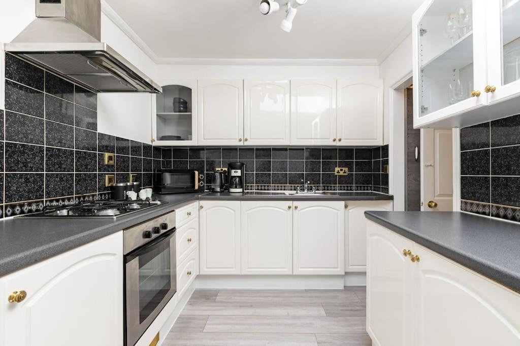 One Bedroom Duplex Apartment Located In Cowley. Oxford Eksteriør bilde